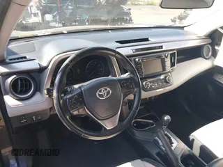 2018 Toyota RAV4 XLE z VIN JTMWFREV4JJ168138, wystawiony jako IAAI lot #41845337 z przebiegiem 122 509 mil mil oraz . Historia ofert i sprzedaży dostępna na DreamBid. Obrazek 22.