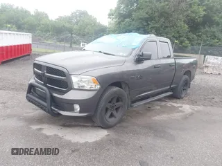 2015 Ram 1500 Express z VIN 1C6RR7FT4FS731476, wystawiony jako IAAI lot #42448640 z przebiegiem 104 713 mil mil oraz . Historia ofert i sprzedaży dostępna na DreamBid. Obrazek 2.