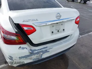 2016 Nissan Altima SR with VIN 1N4AL3AP5GC220645, listed as a IAAI auction lot 41938564 with 202,222 mi miles and . Bid and sale history available at carsss.com. Image 6.