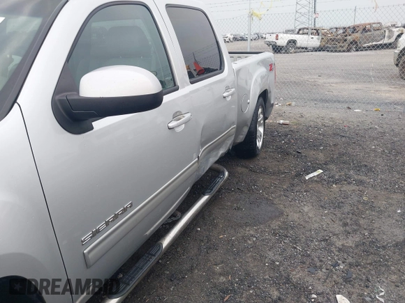 2013 GMC Sierra 1500 SLT with VIN 3GTP2WE74DG115414, listed as a IAAI auction lot 42441966 with 291,605 mi miles and . Bid and sale history available at DreamBid. Image 20.