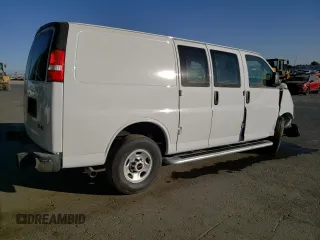 2024 GMC Savana Cargo Van with VIN 1GTW7AFP2R1233742, listed as a Copart auction lot 78205894 with 0 mi miles and Salvage Title. Bid and sale history available at carsss.com. Image 3.