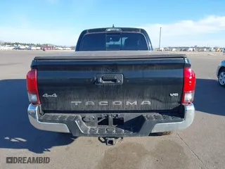2019 Toyota Tacoma 4WD SR5 with VIN 3TMDZ5BN1KM060088, listed as a IAAI auction lot 41804525 with 69,893 mi miles. Bid and sale history available at carsss.com. Image 16.