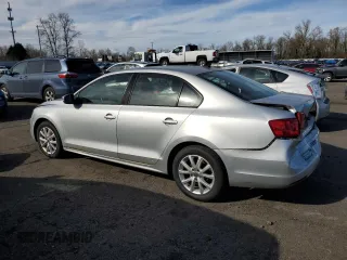 2011 Volkswagen Jetta Sedan SE PZEV with VIN 3VWDZ7AJ2BM302345, listed as a Copart auction lot 47610025 with 128,634 mi miles and Clean Title. Bid and sale history available at carsss.com. Image 2.