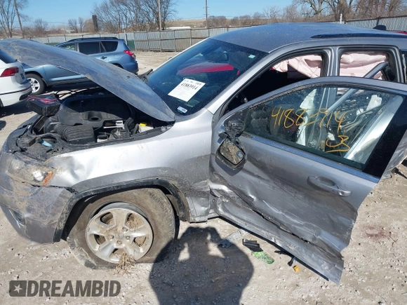 2014 Jeep Grand Cherokee Laredo with VIN 1C4RJFAG0EC289647, listed as a IAAI auction lot 41883914 with 176,501 mi miles and . Bid and sale history available at DreamBid. Image 6.