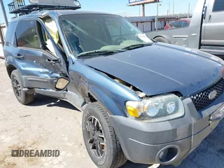 2006 Ford Escape XLT z VIN 1FMCU93126KB09191, wystawiony jako IAAI lot #41700899 z przebiegiem 123 345 mil mil oraz . Historia ofert i sprzedaży dostępna na DreamBid. Obrazek 6.