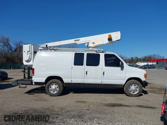 2007 Ford Econoline Cargo with VIN 1FTSE34L47DA57417, listed as a IAAI auction lot 41832862 with 124,517 mi miles. Bid and sale history available at carsss.com. Image 13.