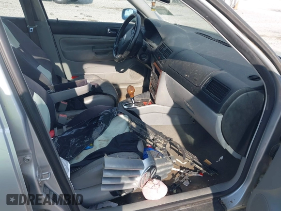 2001 Volkswagen Jetta с VIN WVWTG61J11W579971, выставлен на аукционе IAAI как лот 42032001 с пробегом 173 015 миль миль и . История ставок и продаж доступна на DreamBid. Изображение 5.