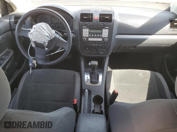 2009 Volkswagen Jetta S с VIN 3VWJM71K39M126913, выставлен на аукционе Copart как лот 49960555 с пробегом Не указан миль и Чистый • Clean title. История ставок и продаж доступна на DreamBid. Изображение 8.