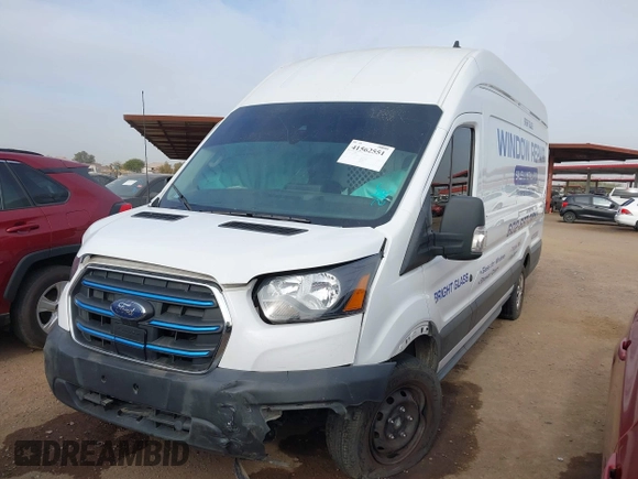 2022 Ford E-Transit Cargo z VIN 1FTBW3XK4NKA09599, wystawiony jako IAAI lot #41562551 z przebiegiem 58 035 mil mil oraz . Historia ofert i sprzedaży dostępna na DreamBid. Obrazek 2.