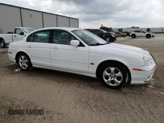 2000 Jaguar S-Type V6 z VIN SAJDA01C0YFL51640, wystawiony jako Copart lot #48708915 z przebiegiem 186 034 mil mil oraz Nie do naprawy • Non repairable. Historia ofert i sprzedaży dostępna na DreamBid. Obrazek 4.