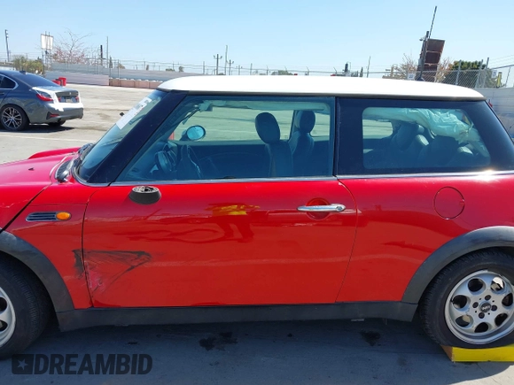 2004 MINI Hardtop with VIN WMWRC33484TC55840, listed as a IAAI auction lot 42088687 with 135,353 mi miles and . Bid and sale history available at DreamBid. Image 14.