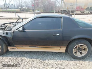 1986 Chevrolet Camaro Z28 Sport with VIN 1G1FP87F3GN132044, listed as a IAAI auction lot 41899252 with 92,424 mi miles. Bid and sale history available at carsss.com. Image 14.