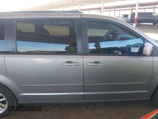 2016 Dodge Grand Caravan SXT with VIN 2C4RDGCG9GR323668, listed as a IAAI auction lot 42025601 with 125,351 mi miles and . Bid and sale history available at DreamBid. Image 13.