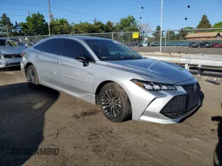 2021 Toyota Avalon Hybrid XSE z VIN 4T1EA1AB7MU005523, wystawiony jako Copart lot #56485694 z przebiegiem 117 297 mil mil oraz Szkoda całkowita • Salvage title. Historia ofert i sprzedaży dostępna na DreamBid. Obrazek 4.
