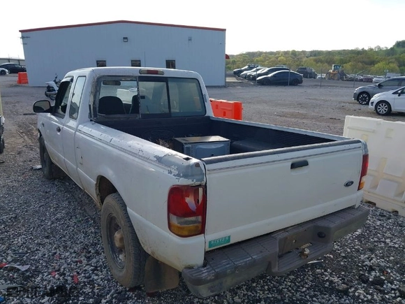1996 Ford Ranger XLT with VIN 1FTCR14X2TPA02568, listed as a IAAI auction lot 42041567 with 239,438 mi miles. Bid and sale history available at carsss.com. Image 3.