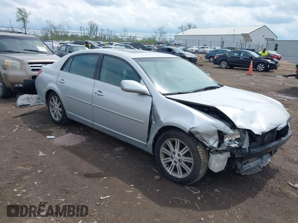 2006 Toyota Avalon XL with VIN 4T1BK36B96U112922, listed as a IAAI auction lot 42081268 with 162,460 mi miles. Bid and sale history available at carsss.com. Image 1.