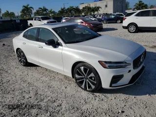 2022 Volvo S60 Momentum with VIN 7JRL12TZXNG174691, listed as a Copart auction lot 41579175 with 0 mi miles and Clean Title. Bid and sale history available at carsss.com. Image 4.