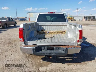 2008 GMC Sierra 1500 SLE1 z VIN 2GTEK19JX81233806, wystawiony jako IAAI lot #40382411 z przebiegiem 318 796 mil mil oraz . Historia ofert i sprzedaży dostępna na DreamBid. Obrazek 17.