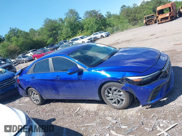 2024 Hyundai Elantra SEL with VIN KMHLM4DG9RU751809, listed as a IAAI auction lot 42146662 with 8,942 mi miles and . Bid and sale history available at DreamBid. Image 13.