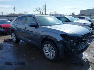 2020 Volkswagen Atlas SE with VIN 1V21E2CA9LC211835, listed as a IAAI auction lot 41574645 with 50,586 mi miles and . Bid and sale history available at DreamBid. Image 1.