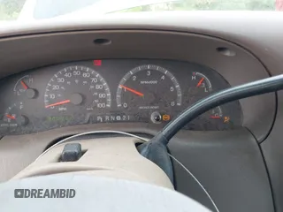 1999 Ford F-150 XL z VIN 1FTRX08L4XKB47888, wystawiony jako IAAI lot #42000396 z przebiegiem 200 461 mil mil oraz . Historia ofert i sprzedaży dostępna na DreamBid. Obrazek 7.