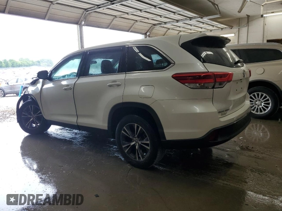 2019 Toyota Highlander LE z VIN 5TDZZRFH4KS310635, wystawiony jako Copart lot #56119985 z przebiegiem 67 360 mil mil oraz Szkoda całkowita • Salvage title. Historia ofert i sprzedaży dostępna na DreamBid. Obrazek 2.