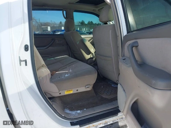 2006 Toyota Tundra SR5 with VIN 5TBDT44136S544106, listed as a IAAI auction lot 41283833 with 189,413 mi miles. Bid and sale history available at carsss.com. Image 8.