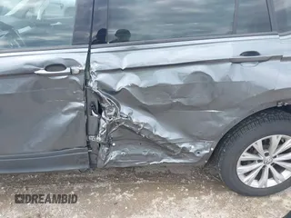 2020 Volkswagen Tiguan S z VIN 3VV1B7AX3LM103449, wystawiony jako IAAI lot #42044171 z przebiegiem 45 195 mil mil oraz . Historia ofert i sprzedaży dostępna na DreamBid. Obrazek 6.