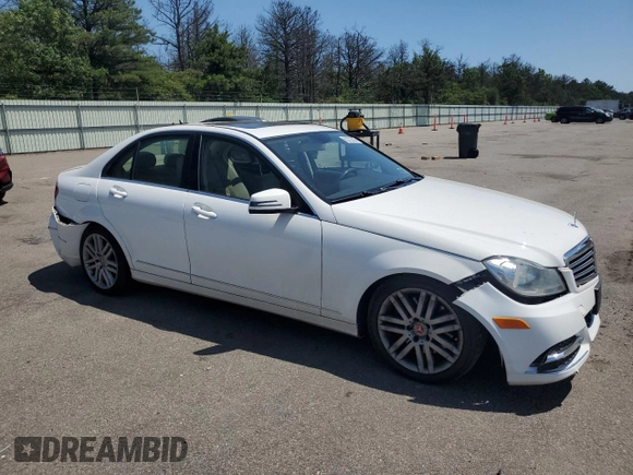 2013 Mercedes-Benz C 300 Sport с VIN WDDGF8AB2DR247801, выставлен на аукционе Copart как лот 62273505 с пробегом 163 472 миль миль и Списание • Salvage title. История ставок и продаж доступна на DreamBid. Изображение 4.
