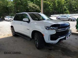 2021 Chevrolet Tahoe Z71 z VIN 1GNSKPKD1MR323641, wystawiony jako Copart lot #60993815 z przebiegiem 78 745 mil mil oraz Szkoda całkowita • Salvage title. Historia ofert i sprzedaży dostępna na DreamBid. Obrazek 4.