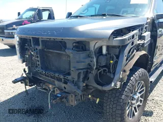 2018 Ford F-250 XL with VIN 1FT7W2BT7JEC42093, listed as a IAAI auction lot 42272840 with 111,220 mi miles and . Bid and sale history available at DreamBid. Image 6.