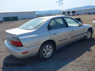 1997 Honda Accord LX с VIN 1HGCD5635VA273535, выставлен на аукционе IAAI как лот 42432523 с пробегом 245 954 миль миль и . История ставок и продаж доступна на DreamBid. Изображение 4.