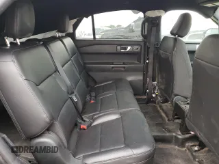 2022 Ford Police Interceptor Utility z VIN 1FM5K8AB1NGC24306, wystawiony jako Copart lot #54846355 z przebiegiem Nie podano mil oraz Szkody całkowita. Historia ofert i sprzedaży dostępna na DreamBid. Obrazek 10.