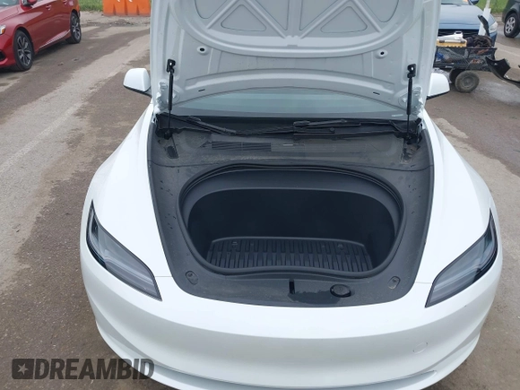 2025 Tesla Model 3 Long Range с VIN 5YJ3E1EB5SF893625, выставлен на аукционе IAAI как лот 42476724 с пробегом 4 445 миль миль и . История ставок и продаж доступна на DreamBid. Изображение 10.