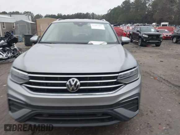 2023 Volkswagen Tiguan SE with VIN 3VV3B7AX6PM032195, listed as a IAAI auction lot 41867087 with 29,860 mi miles and . Bid and sale history available at DreamBid. Image 12.