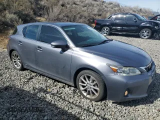 2013 Lexus CT 200h z VIN JTHKD5BH9D2134124, wystawiony jako Copart lot #47946495 z przebiegiem 272 989 mil mil oraz Szkody całkowita. Historia ofert i sprzedaży dostępna na DreamBid. Obrazek 4.