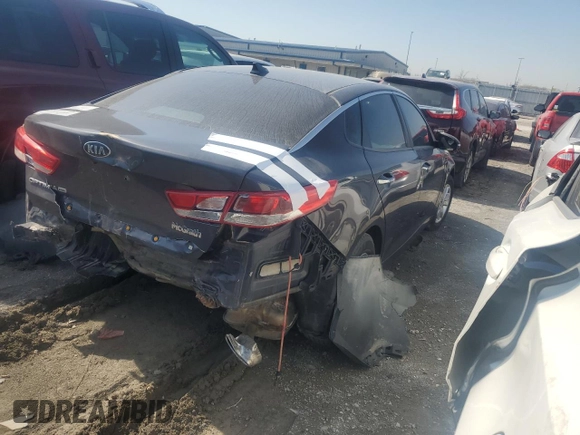 2017 Kia Optima LX z VIN KNAGT4L31H5157034, wystawiony jako Copart lot #45582345 z przebiegiem 239 655 mil mil oraz Szkoda całkowita • Salvage title. Historia ofert i sprzedaży dostępna na DreamBid. Obrazek 3.
