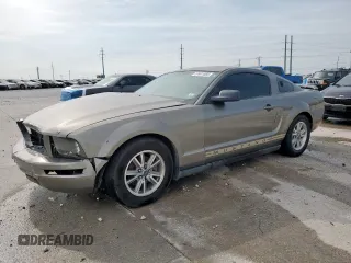 2005 Ford Mustang Deluxe with VIN 1ZVFT80N355126114, listed as a Copart auction lot 57401065 with 237,280 mi miles and Salvage title. Bid and sale history available at DreamBid. Image 1.