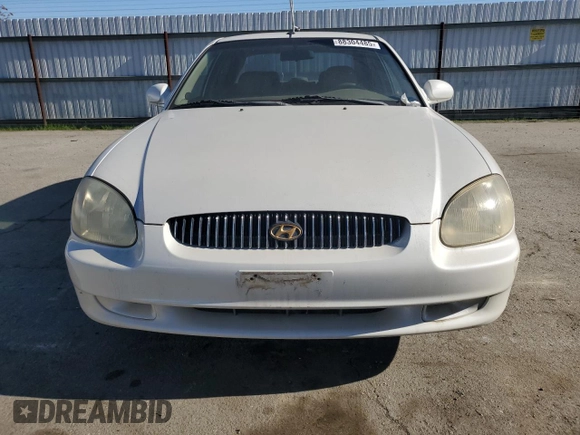 2000 Hyundai Sonata GLS with VIN KMHWF35V5YA300102, listed as a Copart auction lot 88304485 with 176,176 mi miles and Clean Title. Bid and sale history available at carsss.com. Image 5.