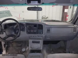 2000 Chevrolet Silverado 1500 LS with VIN 2GCEK19T0Y1274947, listed as a IAAI auction lot 42042066 with 200,262 mi miles. Bid and sale history available at carsss.com. Image 5.