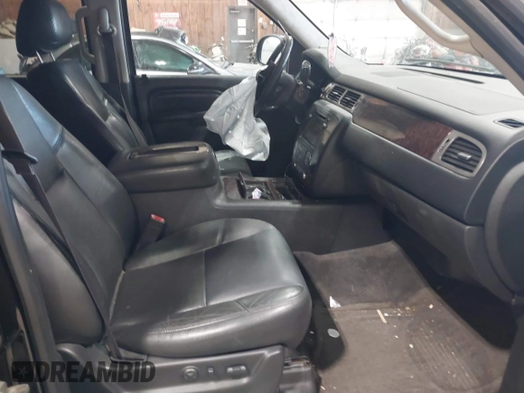 2013 GMC Yukon Denali with VIN 1GKS2EEF0DR105804, listed as a IAAI auction lot 42028402 with 121,054 mi miles. Bid and sale history available at carsss.com. Image 5.