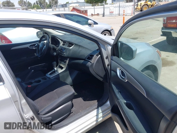 2015 Nissan Sentra SL z VIN 3N1AB7AP7FY325233, wystawiony jako IAAI lot #42431938 z przebiegiem 137 768 mil mil oraz . Historia ofert i sprzedaży dostępna na DreamBid. Obrazek 5.