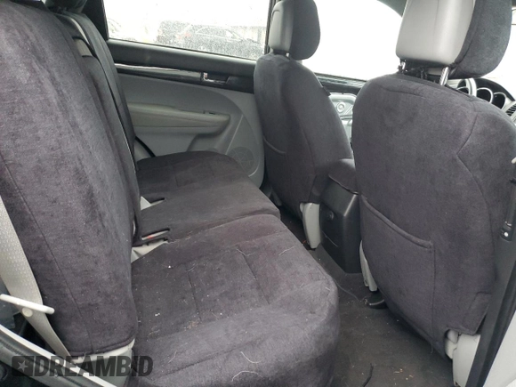 2013 Kia Sorento LX with VIN 5XYKTDA20DG368086, listed as a Copart auction lot 36866124 with 182,583 mi miles and Salvage Title. Bid and sale history available at carsss.com. Image 11.