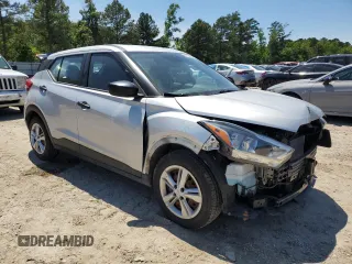 2020 Nissan Kicks S z VIN 3N1CP5BV6LL506957, wystawiony jako Copart lot #56199275 z przebiegiem 32 686 mil mil oraz Szkoda całkowita • Salvage title. Historia ofert i sprzedaży dostępna na DreamBid. Obrazek 4.