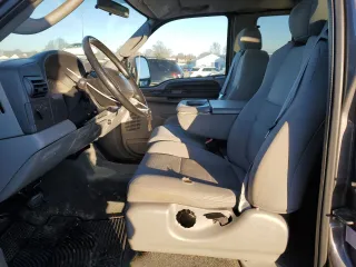 2005 Ford F-250 XL с VIN 1FTSX21505EA55701, выставлен на аукционе Copart как лот 41413775 с пробегом 132 275 миль миль и Чистый • Clean title. История ставок и продаж доступна на DreamBid. Изображение 7.