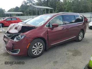 2018 Chrysler Pacifica Touring L z VIN 2C4RC1BG6JR279671, wystawiony jako Copart lot #52284215 z przebiegiem 113 862 mil mil oraz Szkoda całkowita • Salvage title. Historia ofert i sprzedaży dostępna na DreamBid. Obrazek 1.