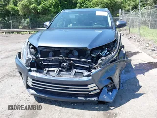 2017 Toyota Highlander Limited z VIN 5TDYZRFH5HS211505, wystawiony jako IAAI lot #42558655 z przebiegiem 127 368 mil mil oraz . Historia ofert i sprzedaży dostępna na DreamBid. Obrazek 12.