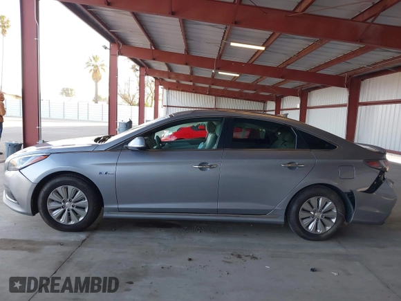 2016 Hyundai Sonata Hybrid SE with VIN KMHE24L19GA041755, listed as a IAAI auction lot 41836917 with 109,863 mi miles. Bid and sale history available at carsss.com. Image 15.