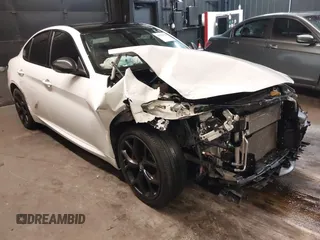 2020 Alfa Romeo Giulia z VIN ZARFANAN9L7630017, wystawiony jako IAAI lot #41676730 z przebiegiem 45 395 mil mil oraz . Historia ofert i sprzedaży dostępna na DreamBid. Obrazek 1.
