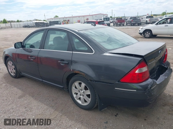 2007 Ford Five Hundred SEL z VIN 1FAHP24157G102902, wystawiony jako IAAI lot #42123329 z przebiegiem 105 468 mil mil oraz . Historia ofert i sprzedaży dostępna na DreamBid. Obrazek 3.
